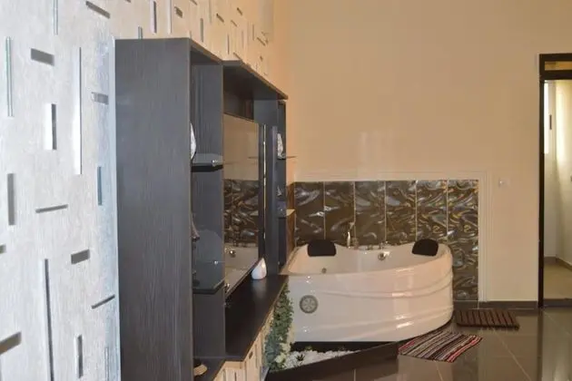 Senior Süit, Sigara İçilmez