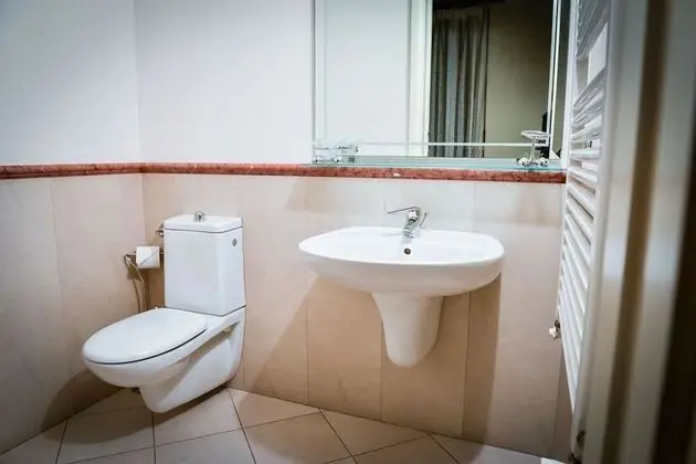 Tek Büyük veya İki Ayrı Yataklı Oda, Sigara İçilmez