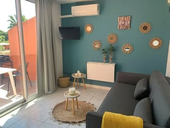Stüdyo, Bahçe Manzaralı