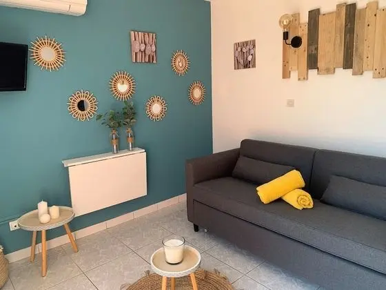 Stüdyo, Bahçe Manzaralı