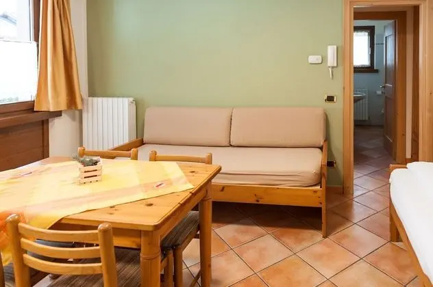 Apart Daire, 1 Büyük (Queen) Boy Yatak ve Çekyat, Dağ Manzaralı