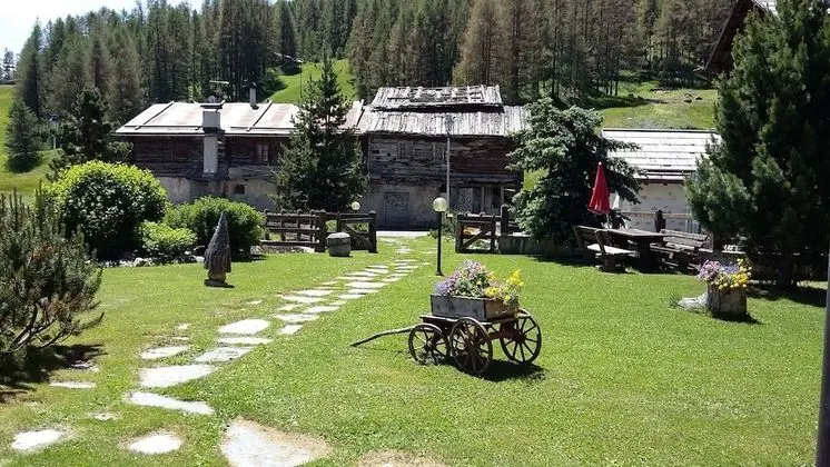 Apart Daire, 1 Büyük (Queen) Boy Yatak ve Çekyat, Dağ Manzaralı