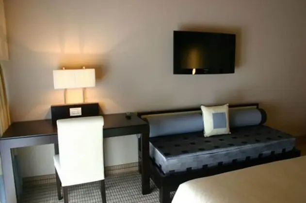 Büyük Yataklı Tek Kişilik Oda