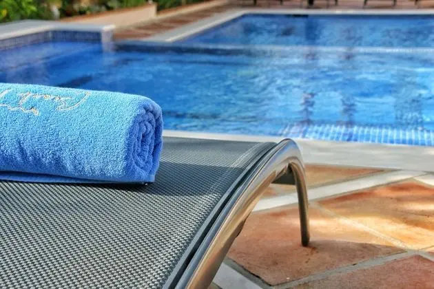 Comfort Tek Büyük Yataklı Oda, 1 En Büyük (King) Boy Yatak, Sigara İçilmez, Havuz Manzaralı