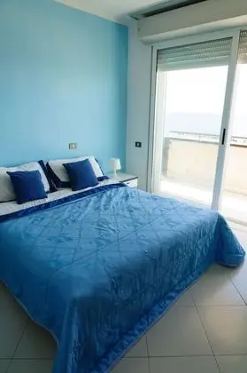 Apart Daire, 2 Yatak Odası, Denize Bakan
