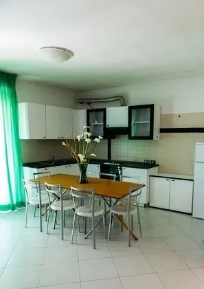 Apart Daire, 2 Yatak Odası, Denize Bakan