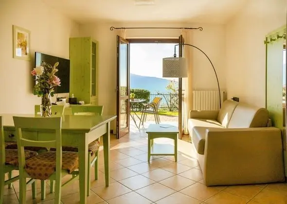 Deluxe Apart Daire, 2 Yatak Odası, Göl Manzaralı, Zemin Kat