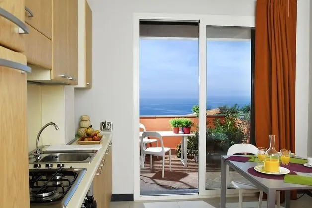 Apart Daire, Deniz Manzaralı (4 Adulti)