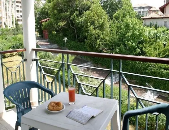 Apart Daire, Bahçe Manzaralı