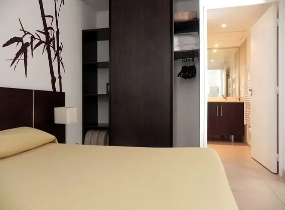 Apart (Luxe)
