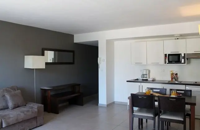 Apart (Luxe)