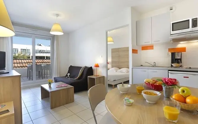 Standard Apart Daire, 1 Yatak Odası, Havuz Manzaralı