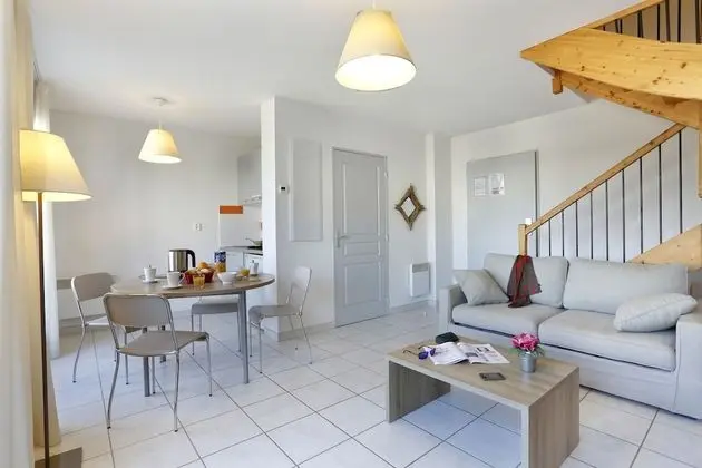 Standard Apart Daire, 2 Yatak Odası, Havuz Manzaralı