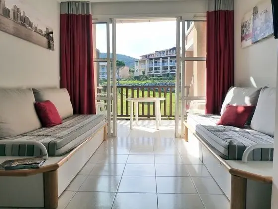 Basic Apart Daire (96la)