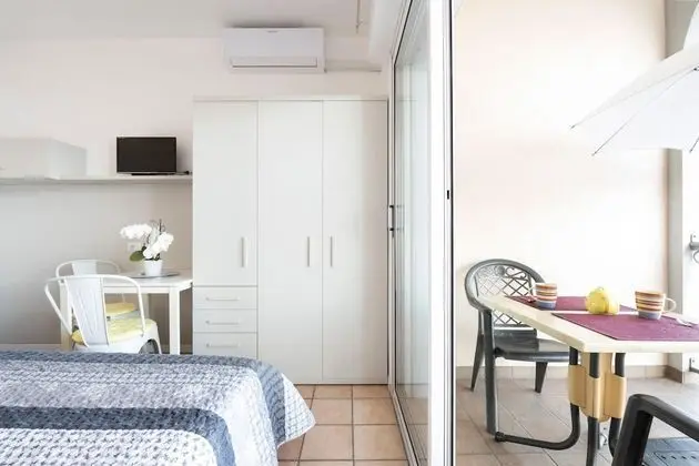 Deluxe Tek Büyük Yataklı Oda, 1 Çift Kişilik Yatak, Küçük Mutfak, Göl Manzaralı