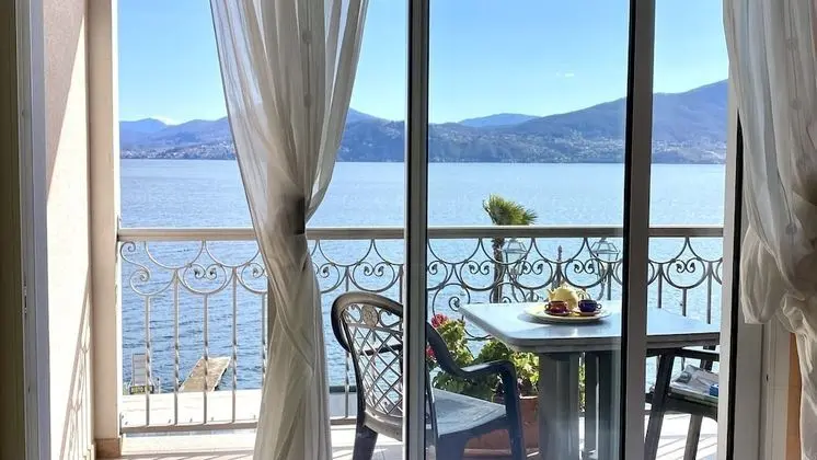 Deluxe Tek Büyük Yataklı Oda, 1 Çift Kişilik Yatak, Küçük Mutfak, Göl Manzaralı