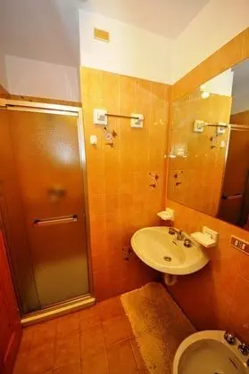 Standard Apart Daire, 2 Yatak Odası, Mutfak