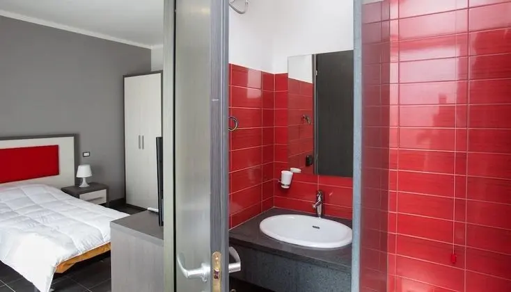 Büyük Yataklı Tek Kişilik Oda