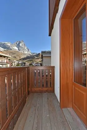 Stüdyo, Dağ Manzaralı