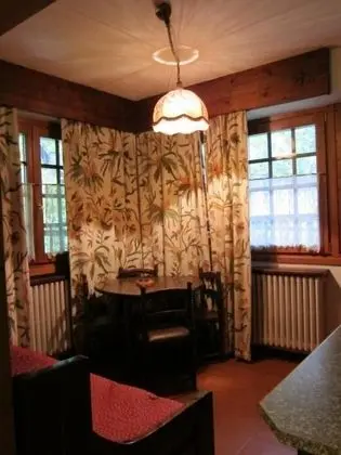 Superior Studio, Mountain View (Wood View)