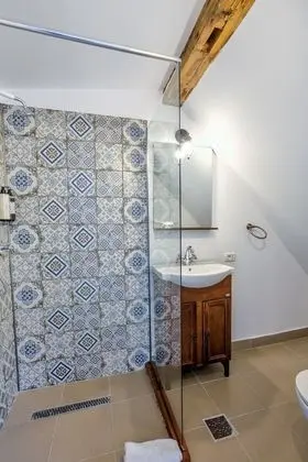 Deluxe Double or Twin Room (Black Church view)