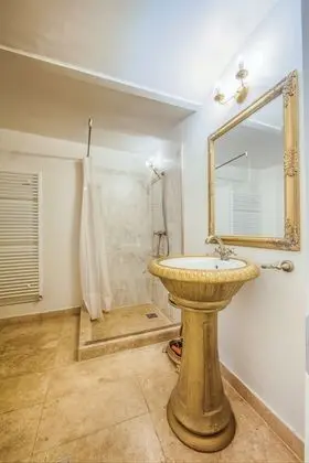 Deluxe Tek Büyük Yataklı Oda (King Room)