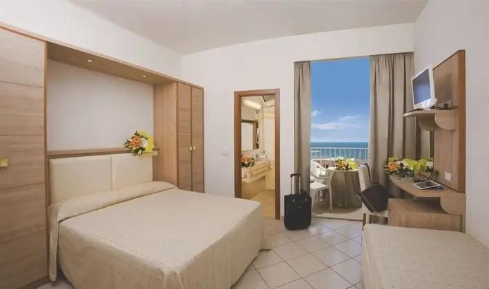 Standard Tek Büyük Yataklı Oda, Balkon, Bahçe Manzaralı