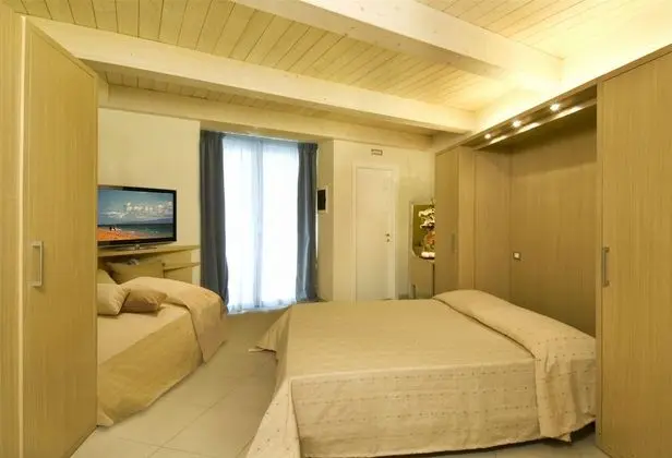 Standard Tek Büyük Yataklı Oda, Balkon, Bahçe Manzaralı