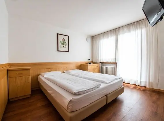 Economy Stüdyo, Balkon