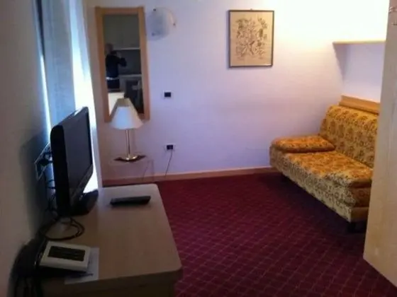 Economy Stüdyo, Balkon