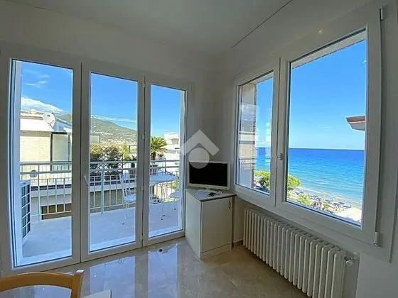 Classic Apart Daire, 1 Yatak Odası, Denize Sıfır