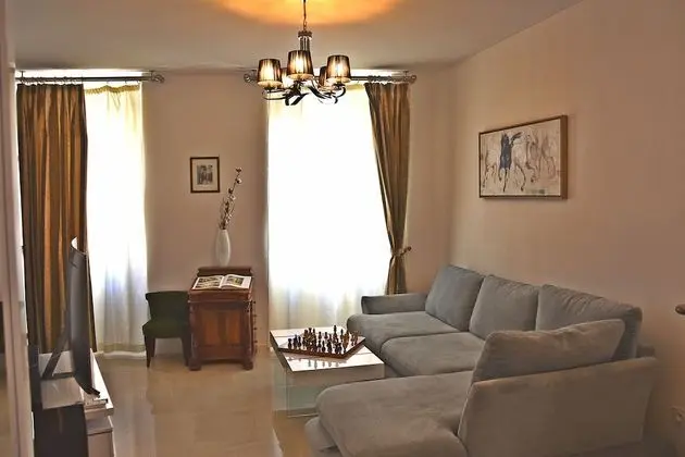 Deluxe Apart Daire (Romance)