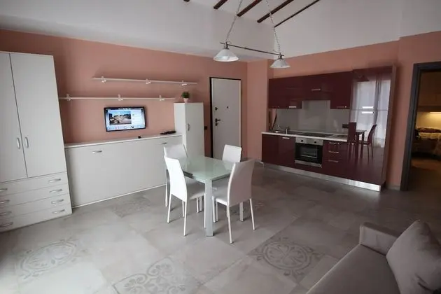 Apartment (103)