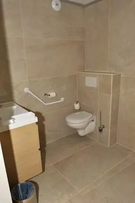 Club Tek Büyük veya İki Ayrı Yataklı Oda