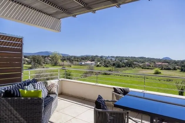 Apart Daire, Engellilere Uygun, Banyolu/Duşlu (Eluard 10)