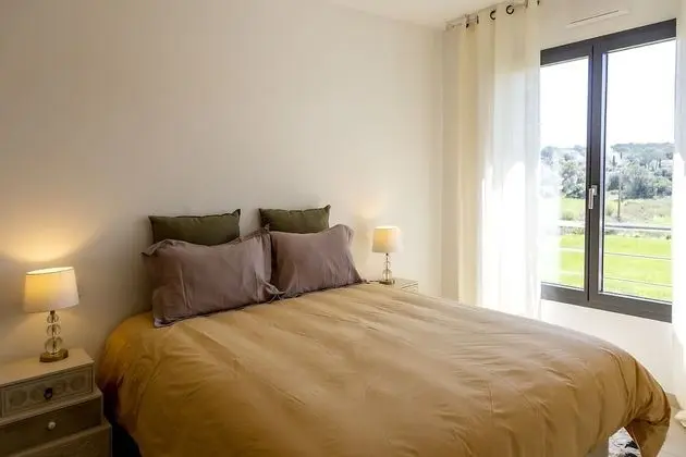 Apart Daire, Engellilere Uygun, Banyolu/Duşlu (Eluard 10)