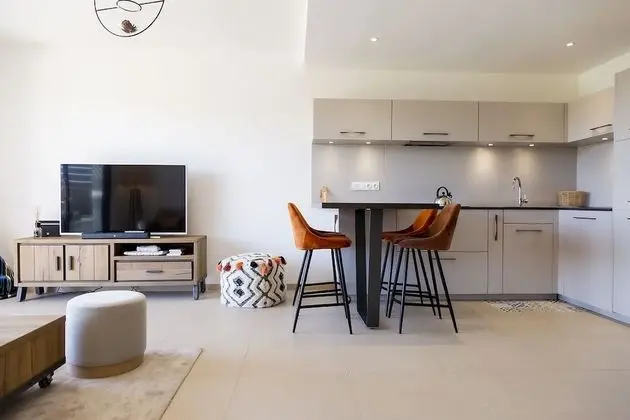 Apart Daire, Engellilere Uygun, Banyolu/Duşlu (Eluard 10)