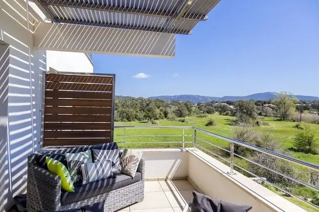 Apart Daire, Engellilere Uygun, Banyolu/Duşlu (Eluard 10)