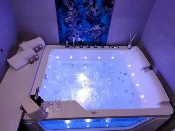 Luxury Oda