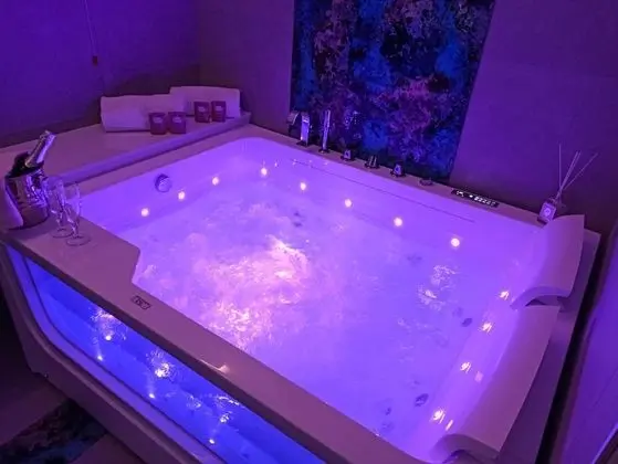 Luxury Oda