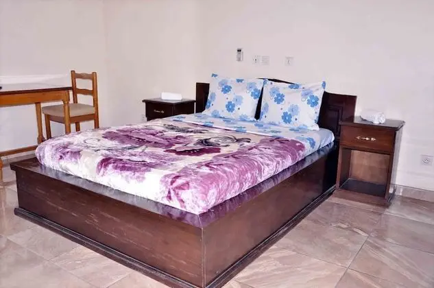 Junior Tek Büyük Yataklı Oda