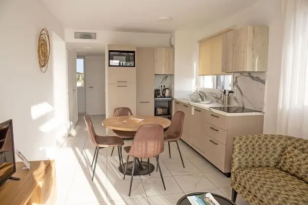 Appartement 4 personnes - 1 chambre + 1 coin nuit - Balcon - Vue Montagne