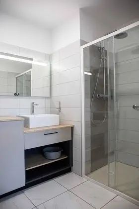 Appartement 4 personnes - 2 chambres - balcon - vue montagne & golf