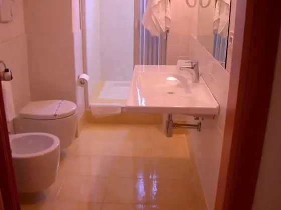 Standard Tek Büyük veya İki Ayrı Yataklı Oda