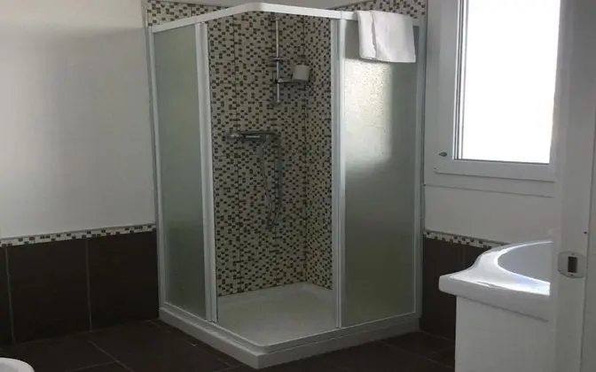 Comfort Tek Büyük veya İki Ayrı Yataklı Oda