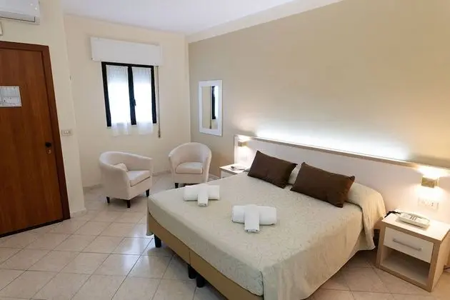 Comfort Tek Büyük veya İki Ayrı Yataklı Oda (stair access only)