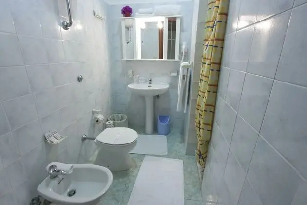 Comfort Tek Büyük veya İki Ayrı Yataklı Oda (stair access only)