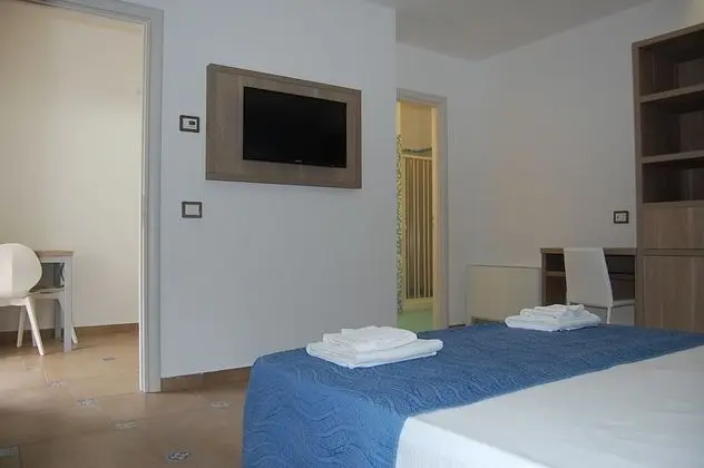 Apart Daire, 1 Yatak Odası, Küçük Mutfak, Bahçeli