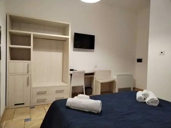 Basic Tek Büyük Yataklı Oda