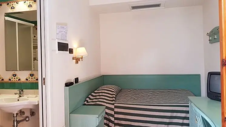 Tek Kişilik Oda